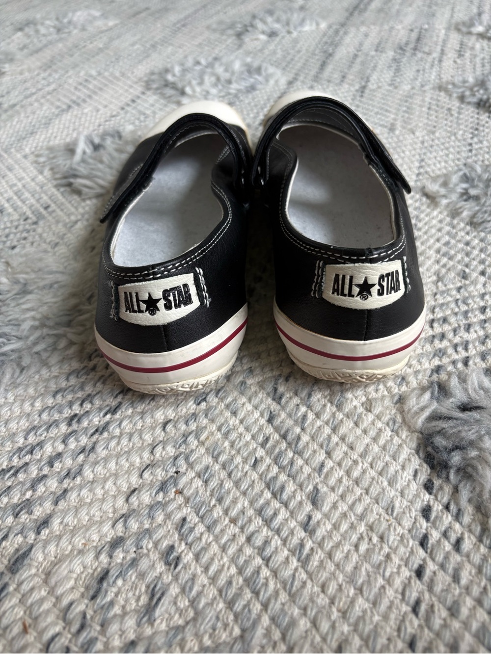 Converse - Picture 5 of 9